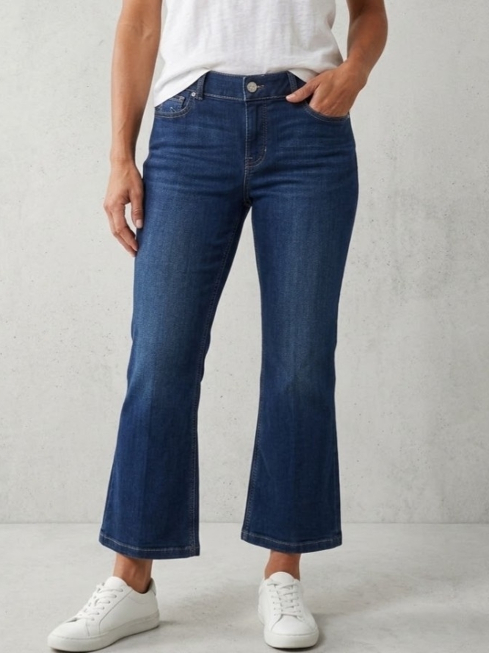 NEW! Spanx Women’s Dark Blue Crop Flare Jeans Sz XL 14-16 NWT